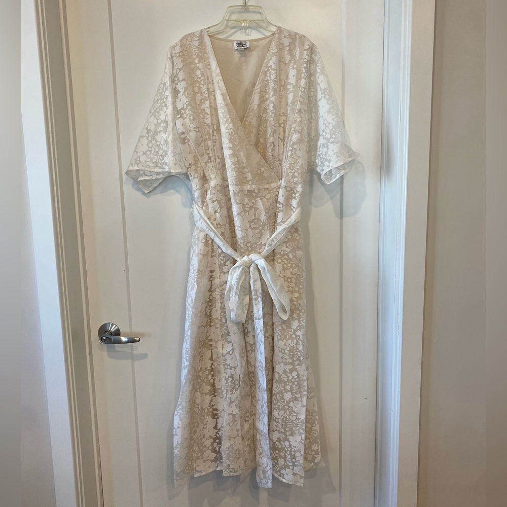 Unique Vintage Cream Pattern Wrap Midi Dress